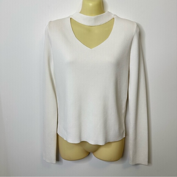 Gianni Bini White Ribbed V-Neck Sweater size L - Picture 1 of 7